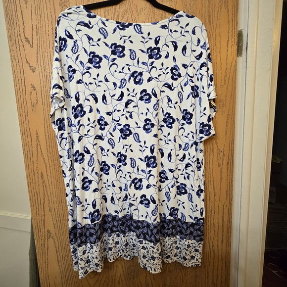 Floral Print White and Blue Women's Top - Picture 4 of 6